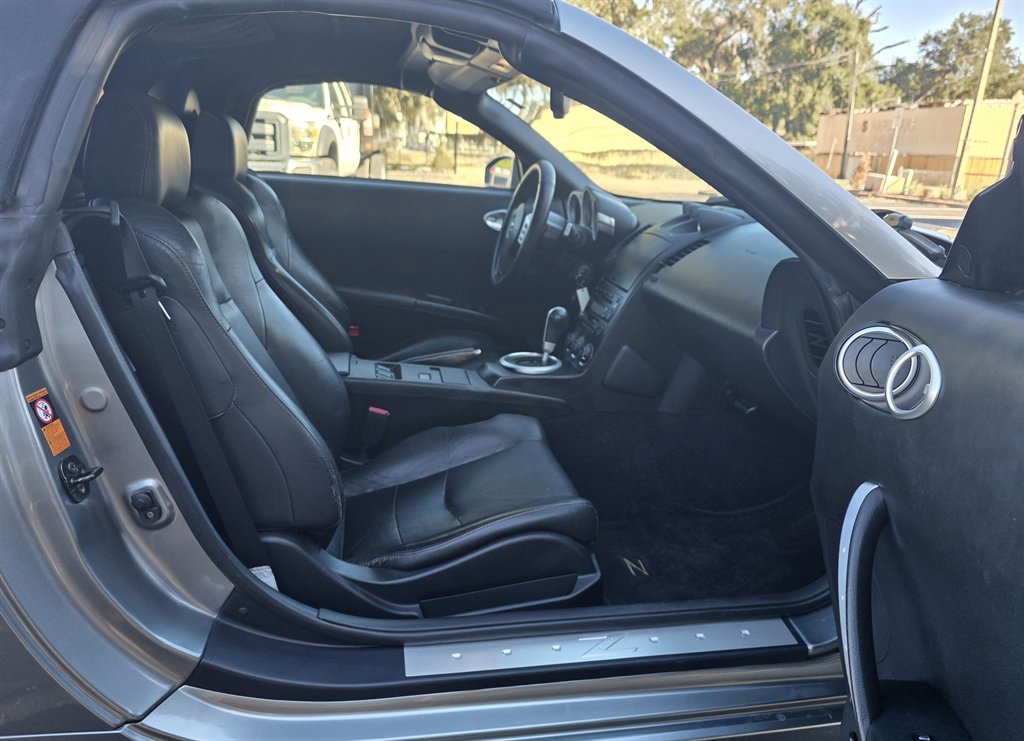 Used 2005 Nissan 350Z Touring image 15