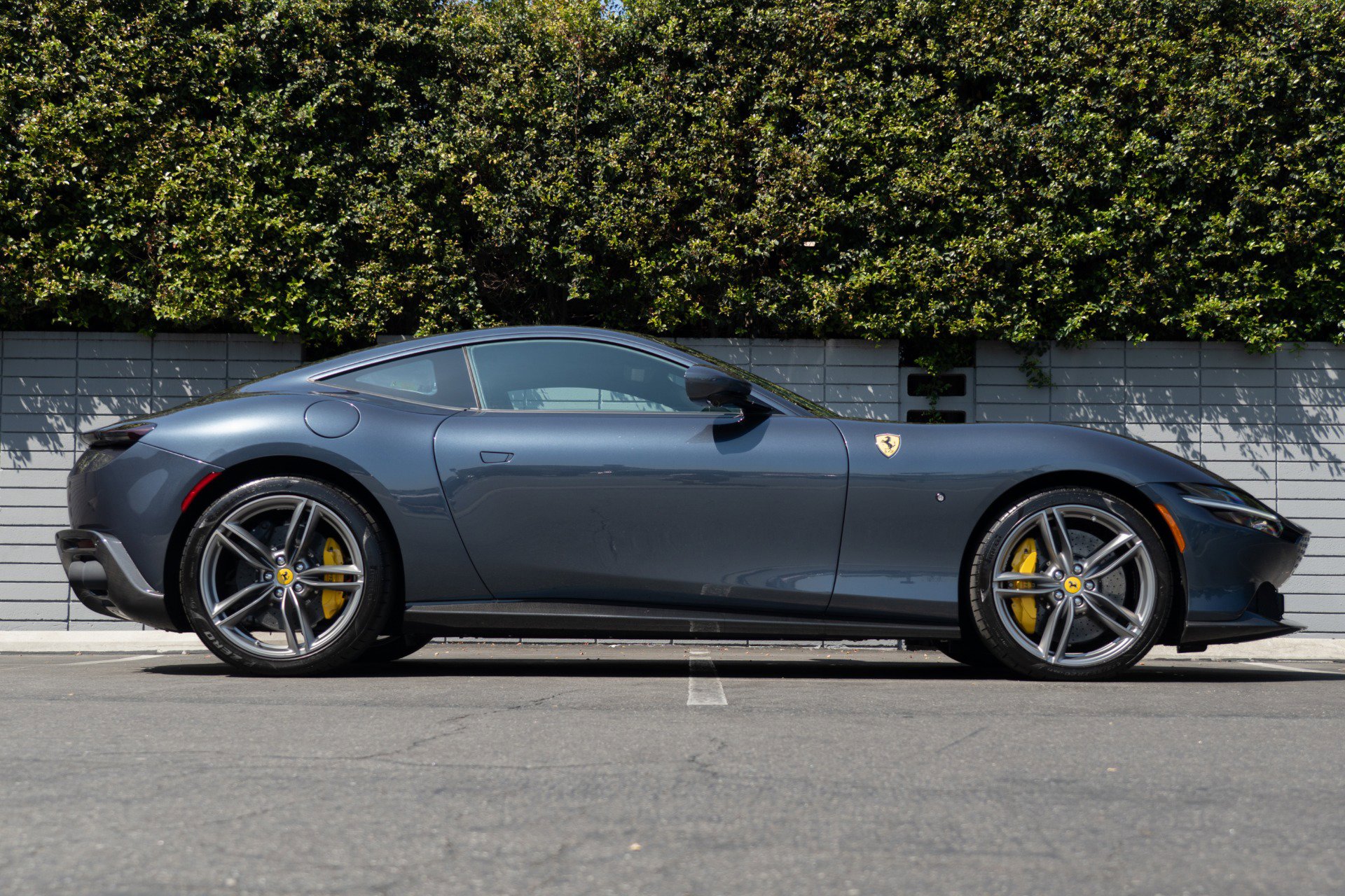 Used 2024 Ferrari Roma image 9