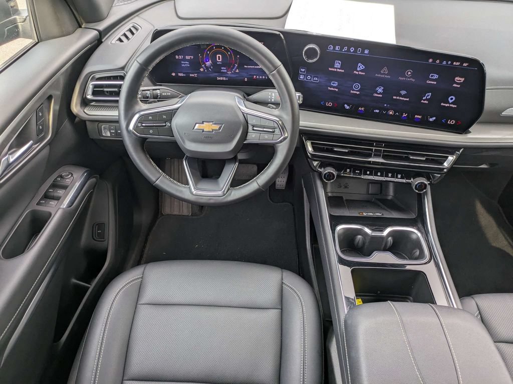 Used 2025 Chevrolet Traverse LT AWD/4WD image 17