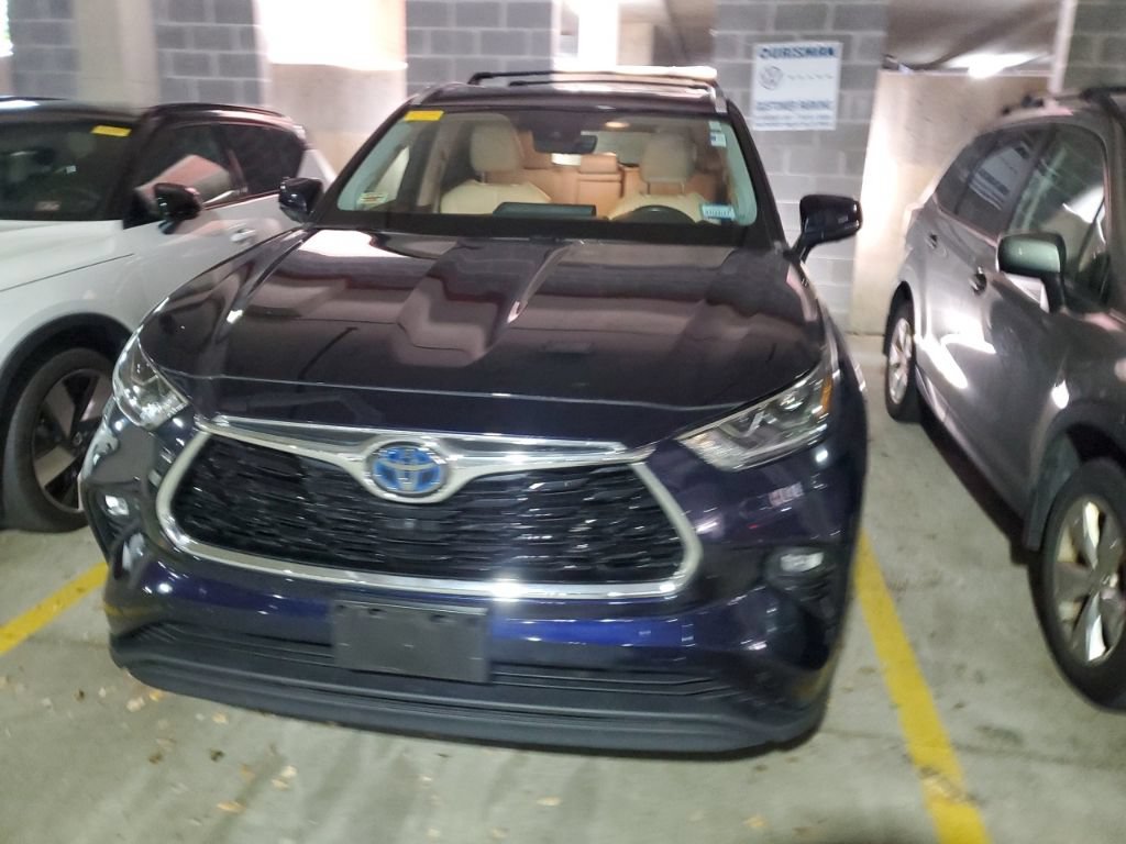 Used 2021 Toyota Highlander Limited AWD/4WD image 13
