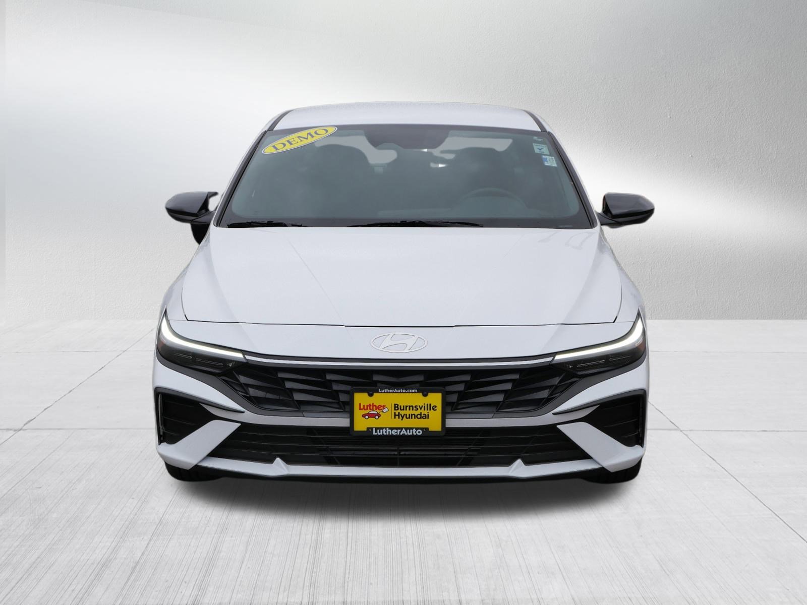 Used 2025 Hyundai Elantra Sport image 2