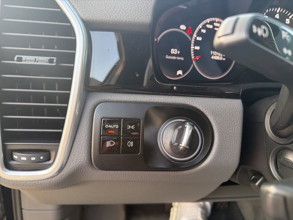 Used 2019 Porsche Cayenne AWD/4WD image 18