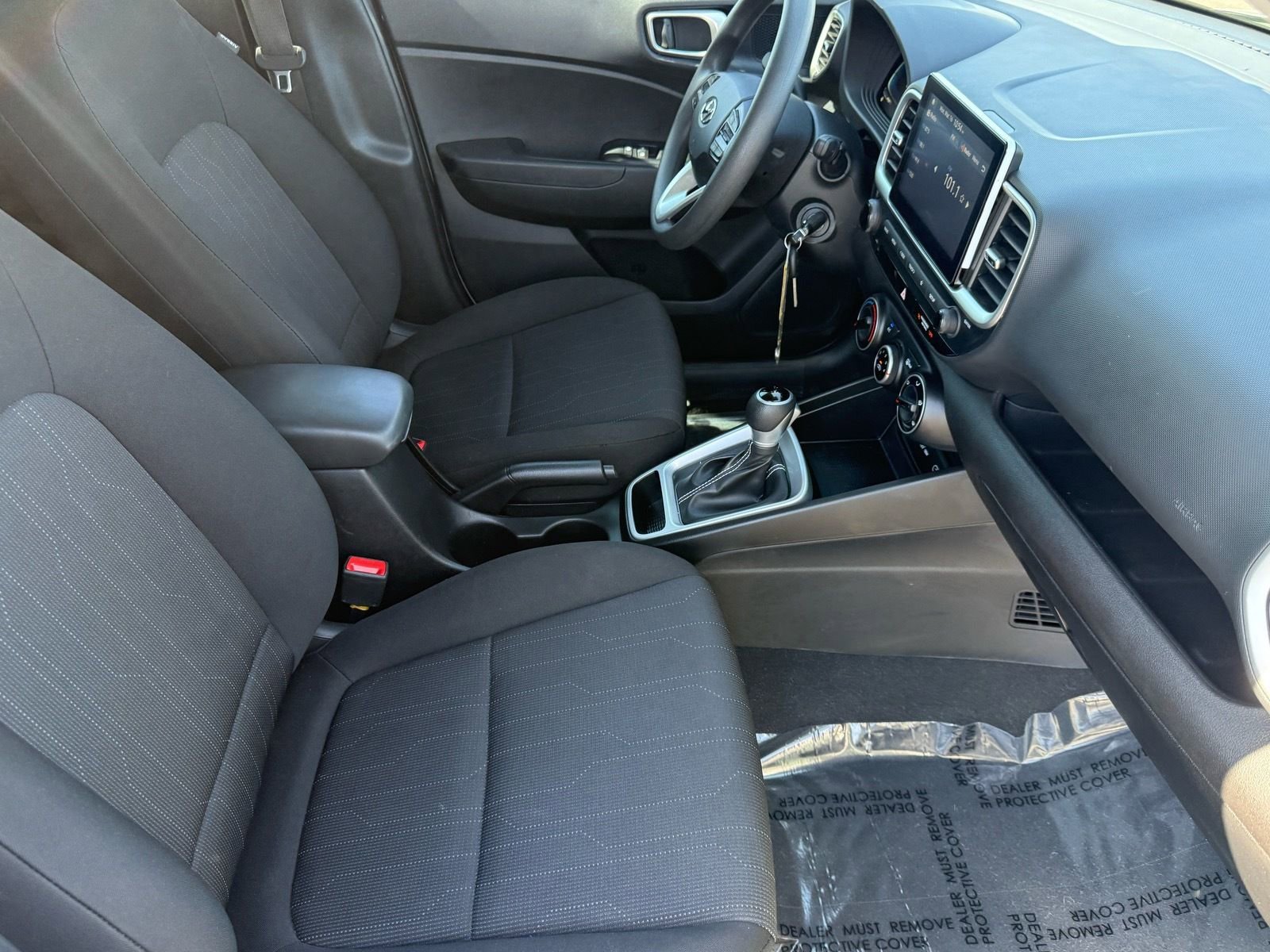 Used 2025 Hyundai Venue SE image 31