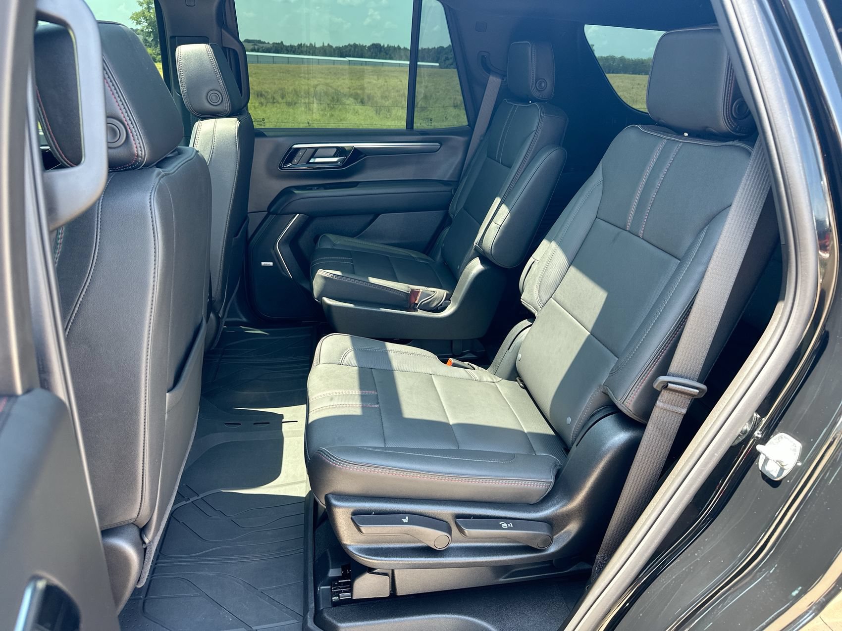 Used 2026 Chevrolet Tahoe RST AWD/4WD image 24
