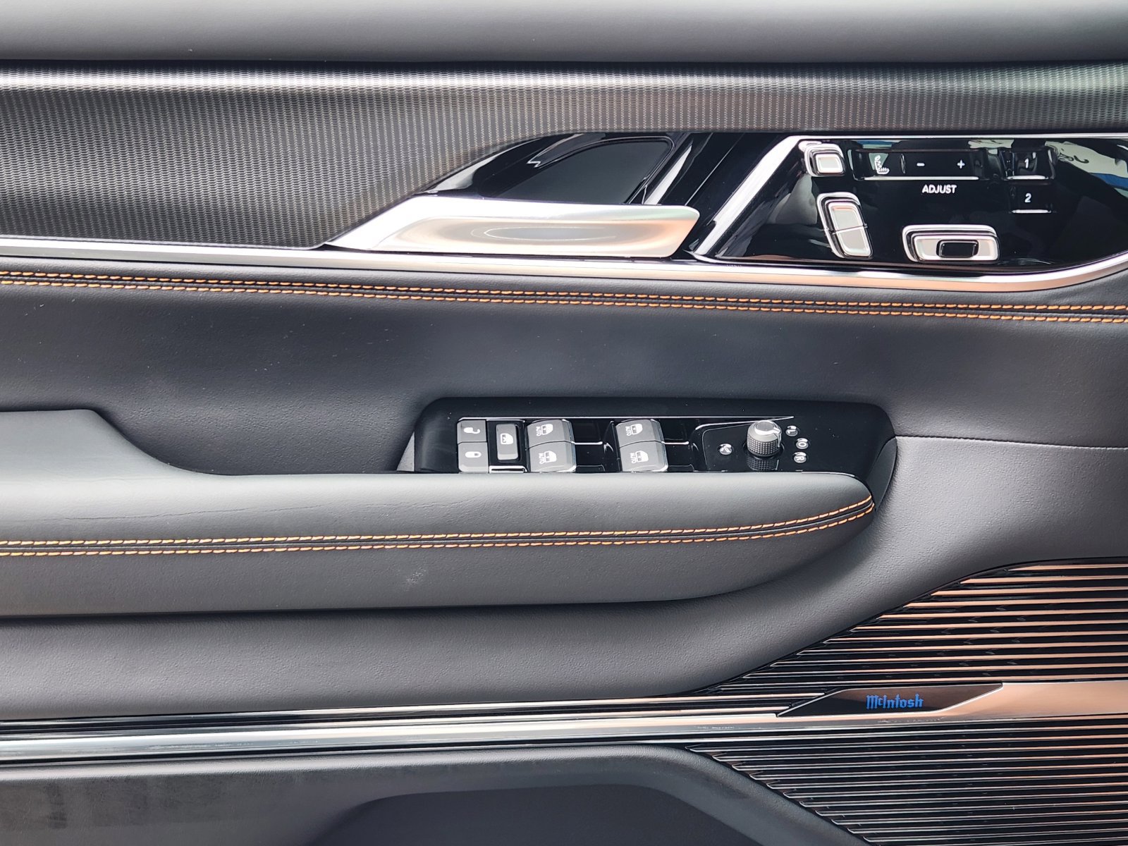 New 2026 Jeep Grand Wagoneer L Summit AWD/4WD image 19