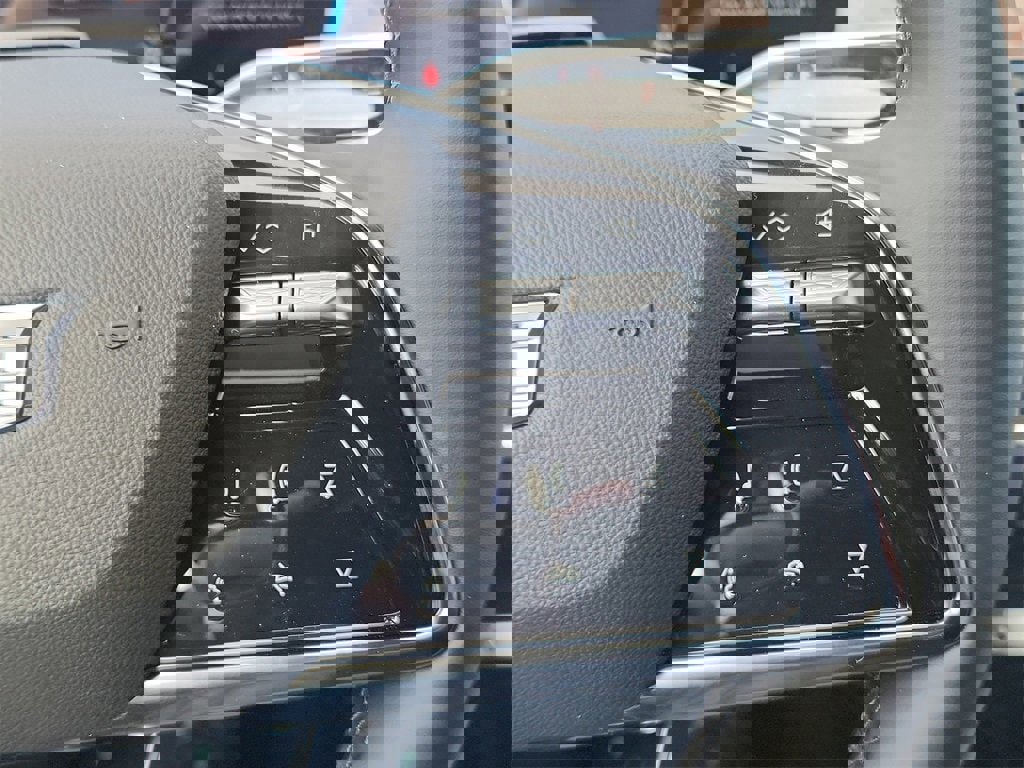 New 2026 Cadillac Lyriq Premium Luxury image 18