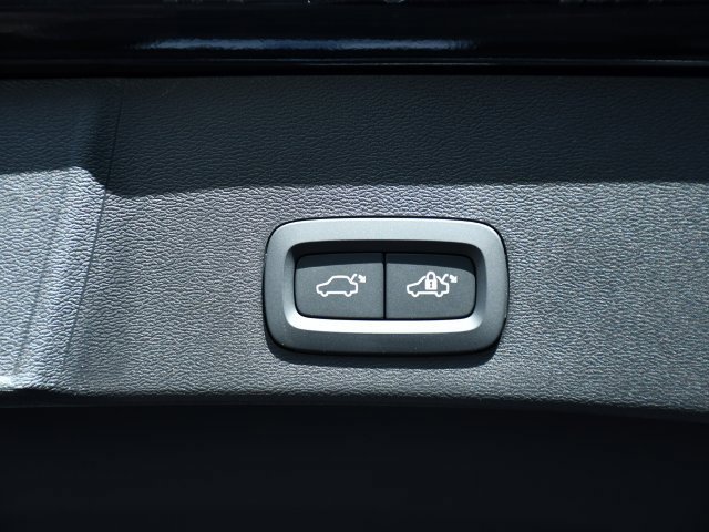 New 2026 Volvo XC40 B5 Ultra w/ Protection Package Premier image 29