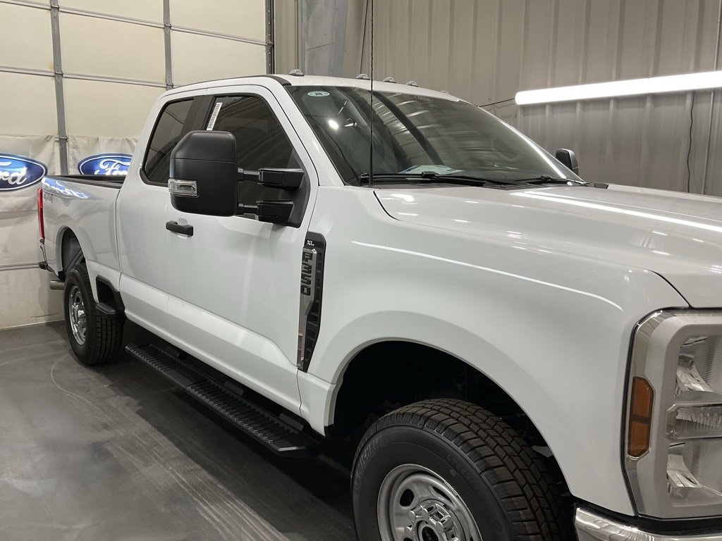 New 2026 Ford F350 XL w/ XL Chrome Package image 4
