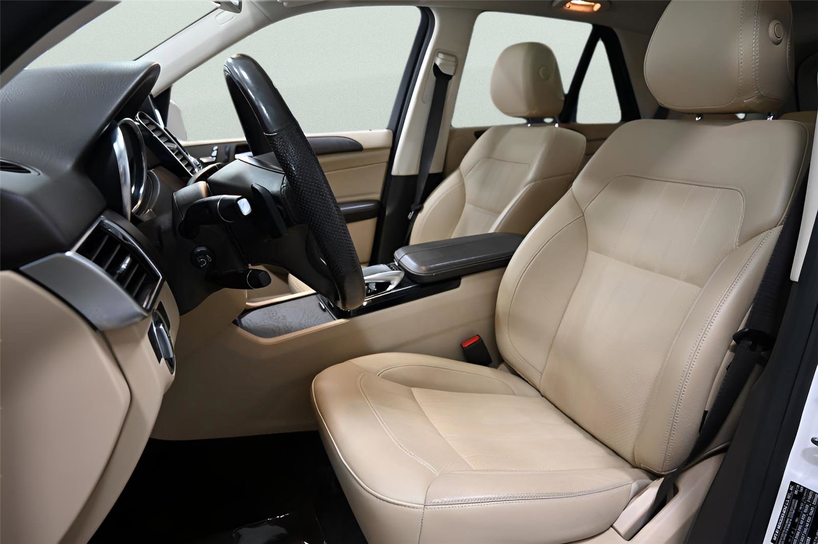 Used 2019 Mercedes-Benz GLE 400 4MATIC w/ Premium 1 Package image 12