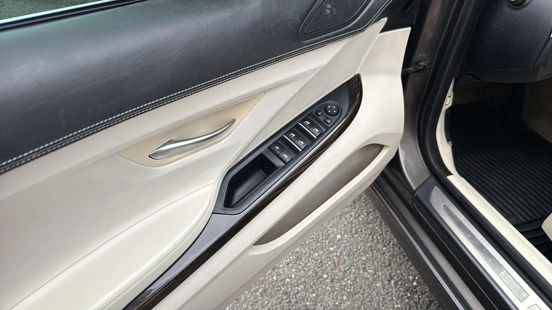Used 2012 BMW 650i Convertible RWD image 10