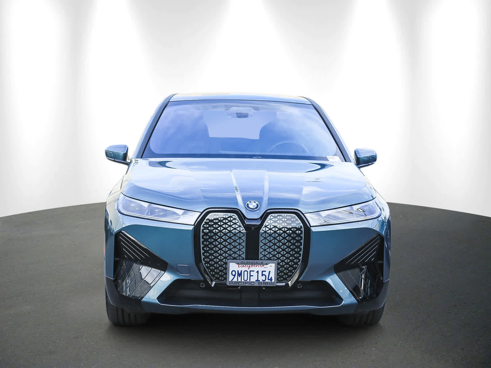 Used 2025 BMW iX xDrive50 w/ Premium Package image 2