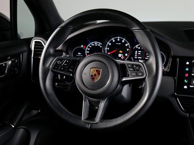 Certified 2023 Porsche Cayenne Platinum Edition image 15
