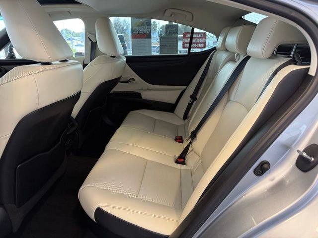 Used 2022 Lexus ES 300h w/ Premium Package image 21