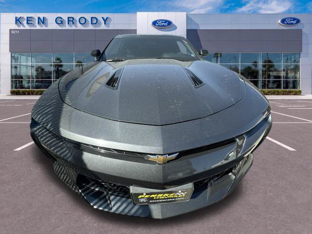 Used 2018 Chevrolet Camaro SS RWD image 3
