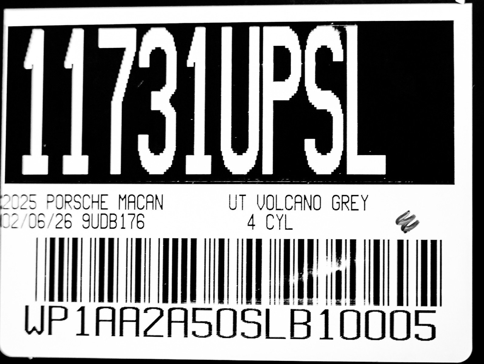 Certified 2025 Porsche Macan image 30