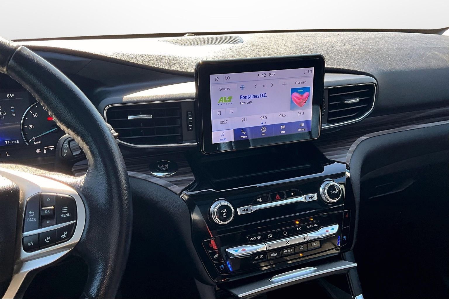 Used 2022 Ford Explorer Limited image 6