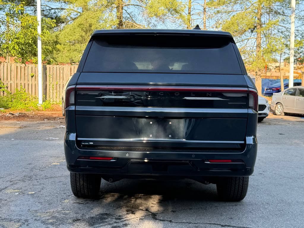 New 2026 Lincoln Navigator Reserve AWD/4WD image 5