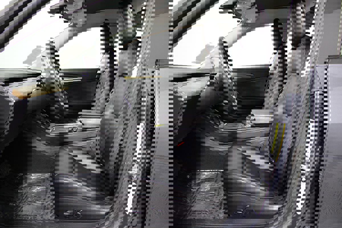 Used 2021 Tesla Model 3 Standard Range Plus image 8