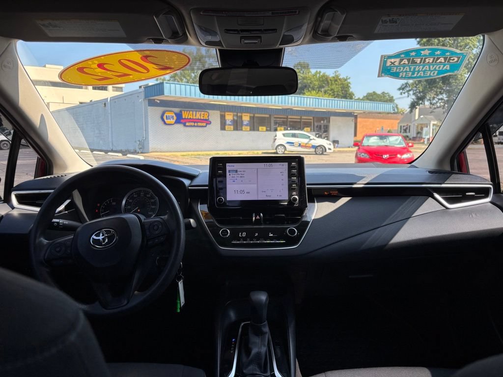 Used 2022 Toyota Corolla LE FWD image 17