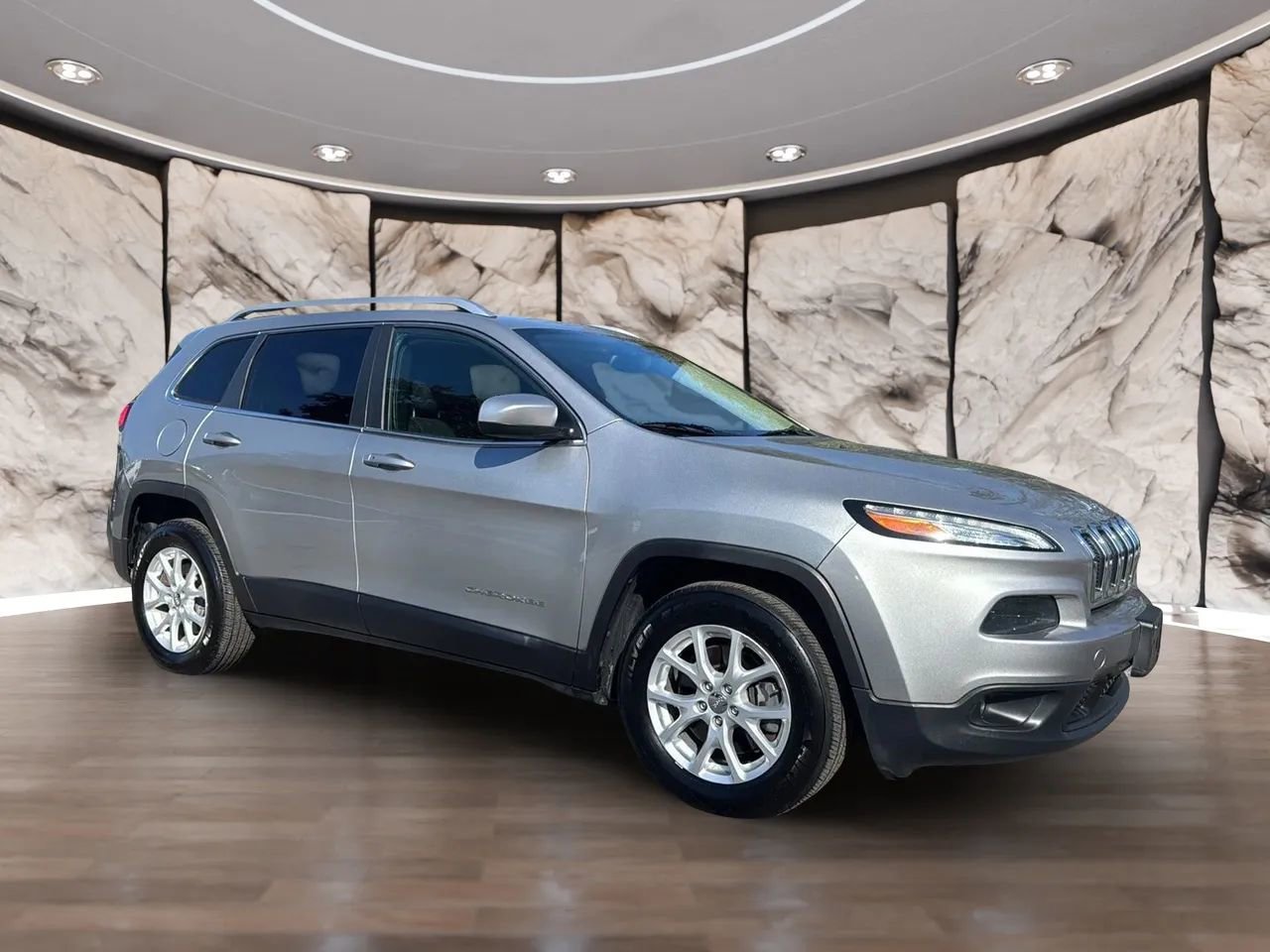 Used 2015 Jeep Cherokee Latitude w/ Comfort/Convenience Group image 3