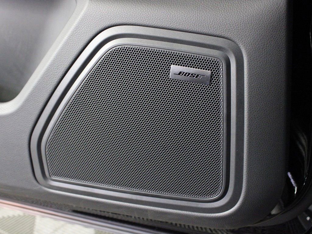 Certified 2025 Porsche Macan image 17