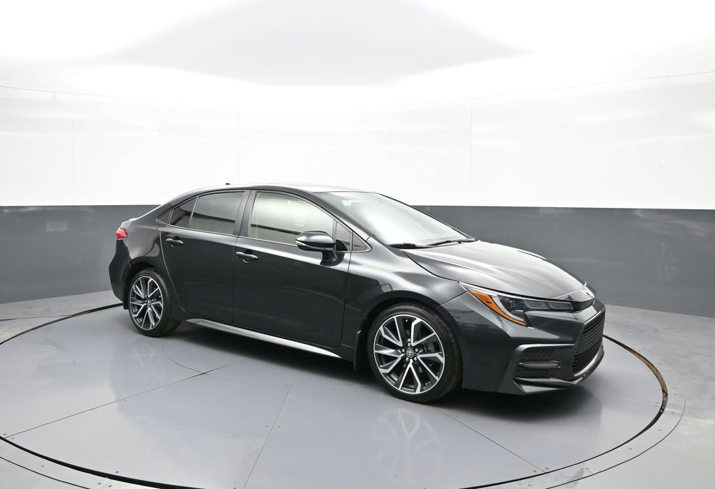 Certified 2022 Toyota Corolla SE w/ SE Premium Package image 4