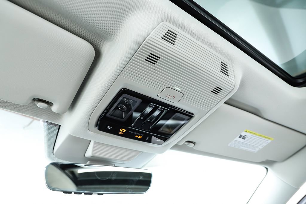 New 2026 Volkswagen Tiguan SE image 65