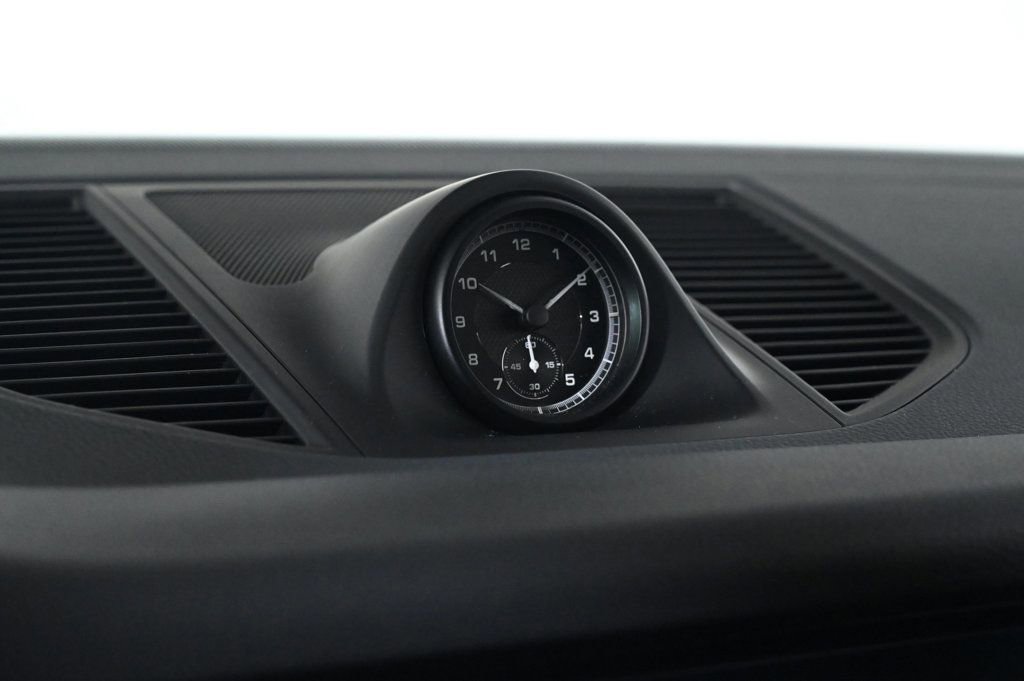 Certified 2024 Porsche Macan image 23