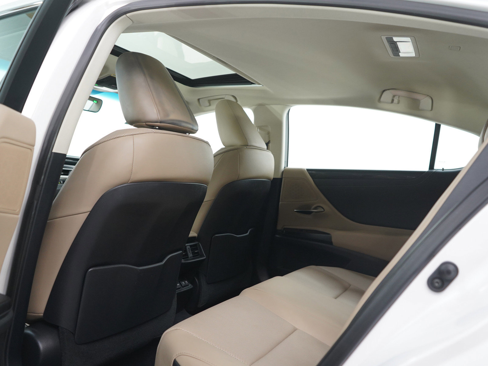 Used 2021 Lexus ES 350 w/ Accessory Package FWD image 16