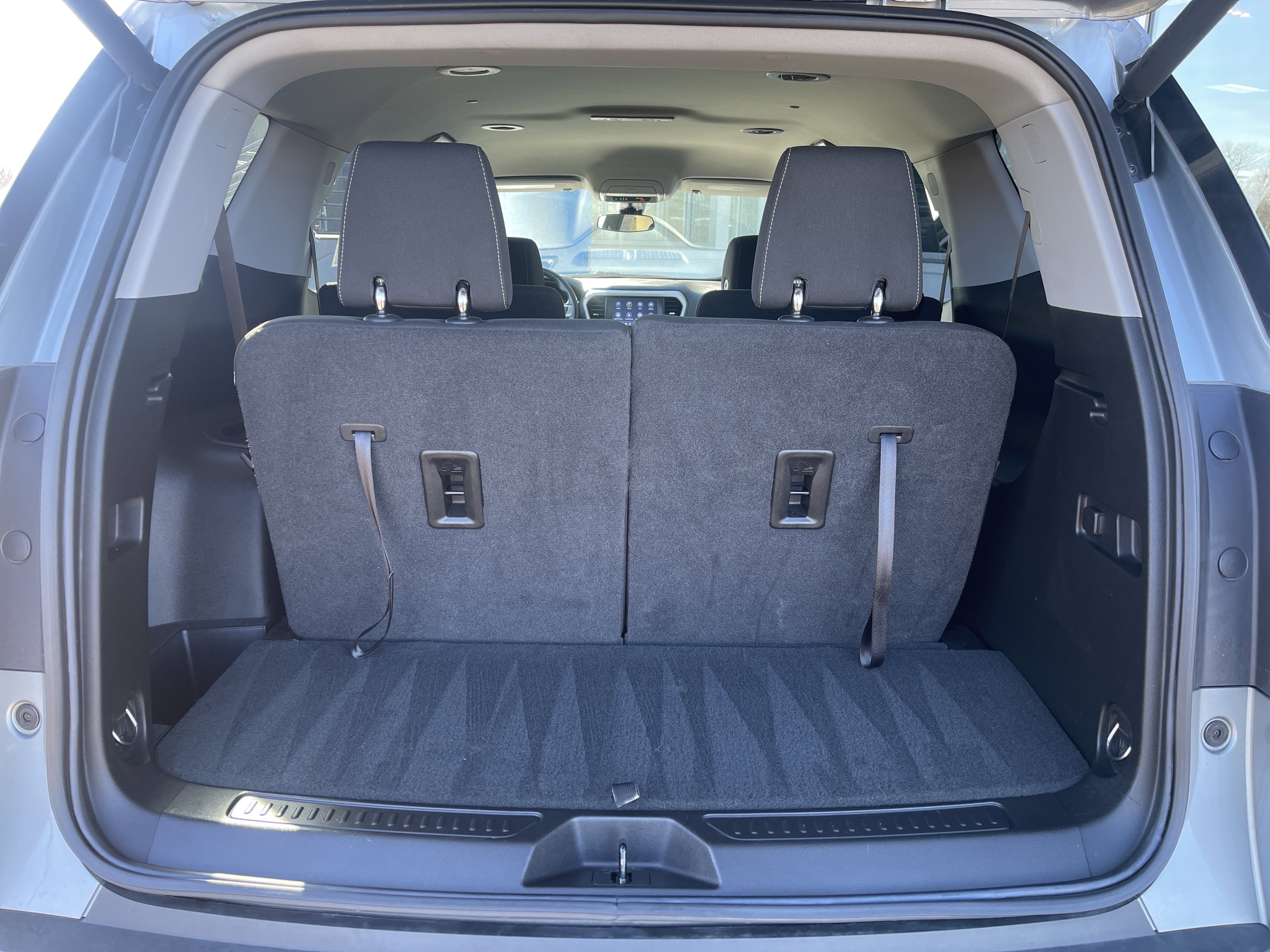 Used 2023 GMC Acadia SLE w/ Driver Convenience Package image 43