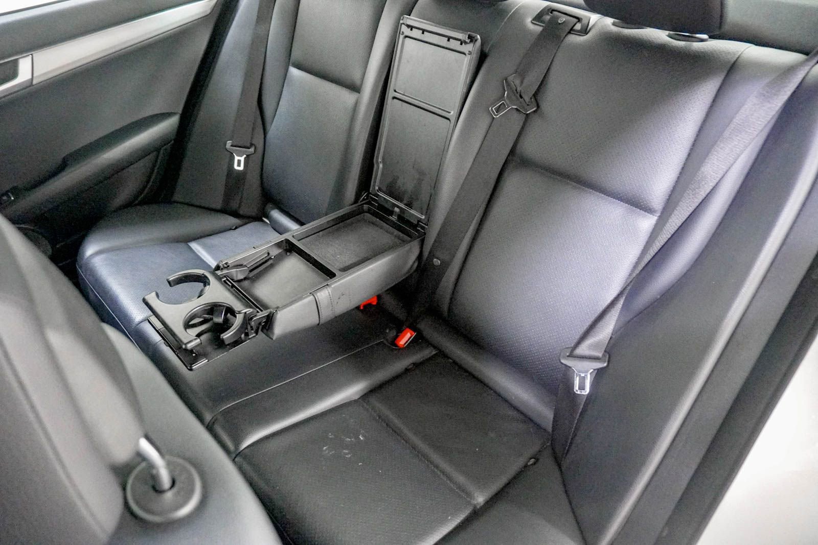 Used 2014 Mercedes-Benz C 300 4MATIC Sedan image 32