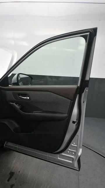 Used 2021 Nissan Rogue SV AWD/4WD image 9