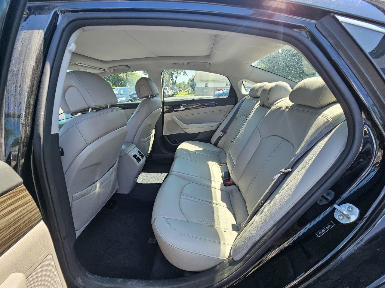 Used 2015 Hyundai Sonata Limited w/ Option Group 06 FWD image 22