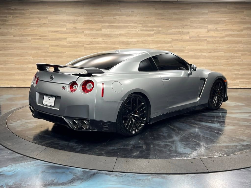 Used 2016 Nissan GT-R Black Edition image 8