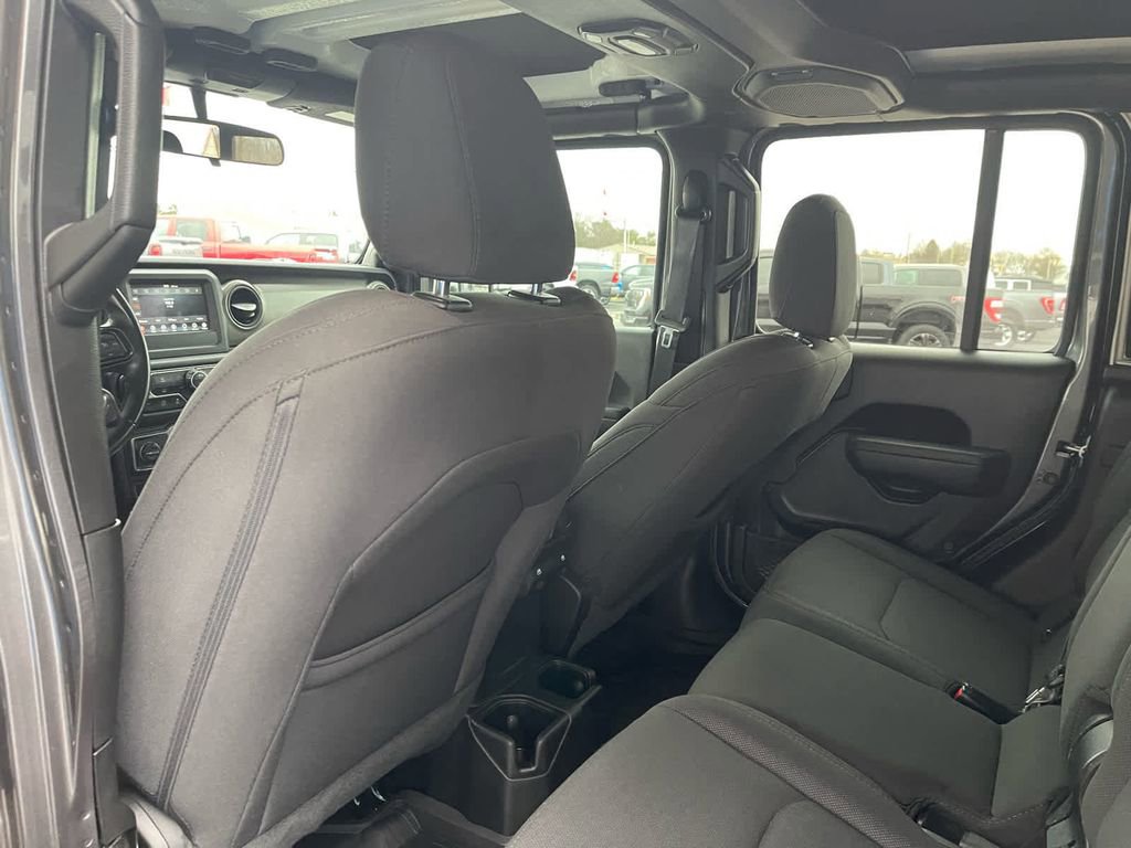 Used 2022 Jeep Gladiator Willys image 16