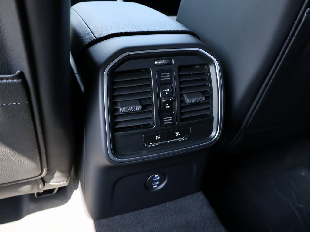 New 2025 Porsche Macan image 21