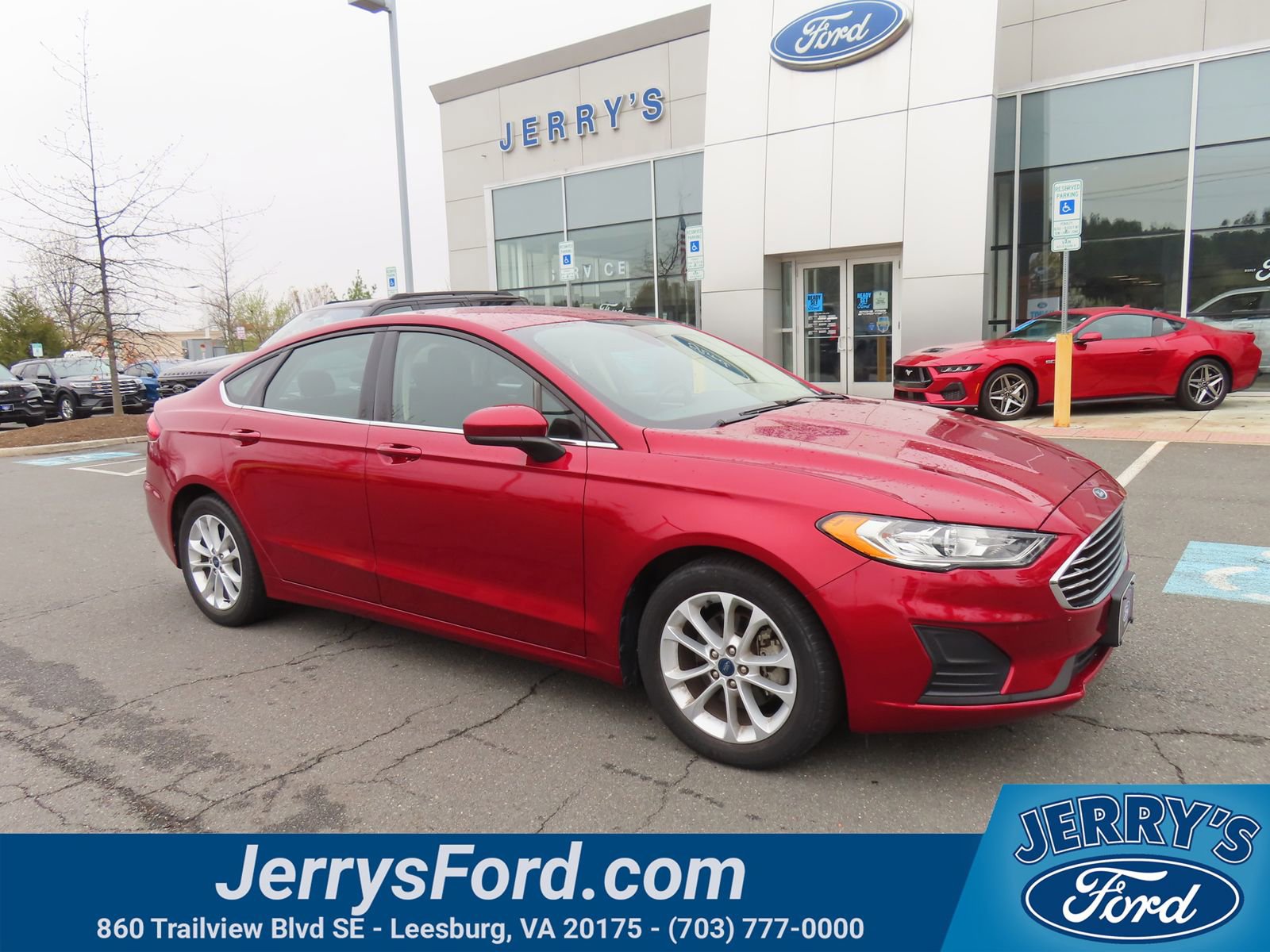 Used 2019 Ford Fusion SE image 1