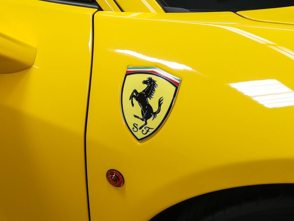Used 2010 Ferrari 458 Italia Coupe RWD image 11