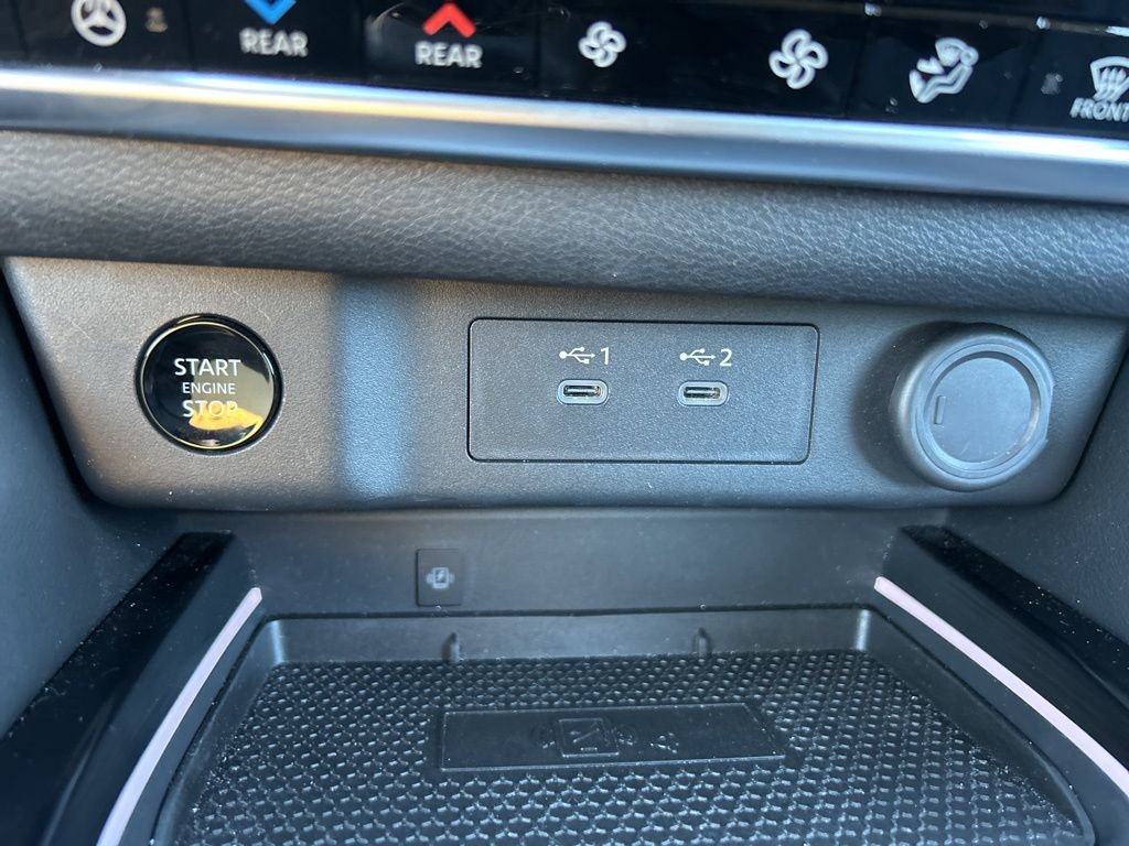 Used 2024 Nissan Rogue Platinum w/ Platinum Premium Package image 32