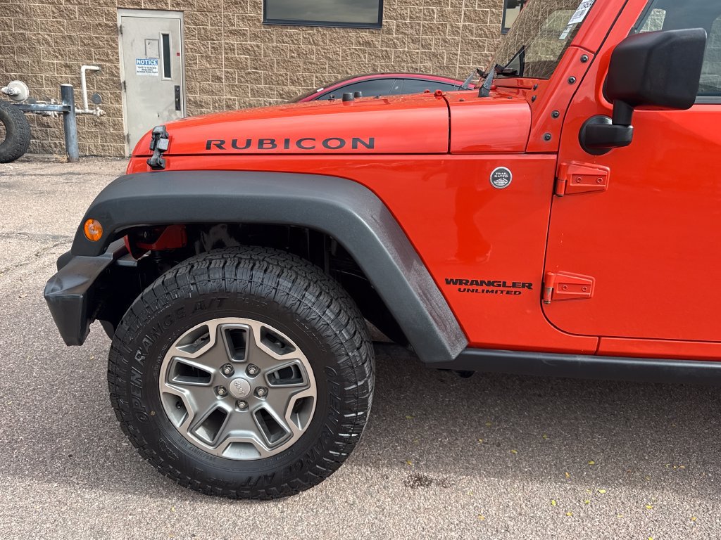 Used 2015 Jeep Wrangler Unlimited Rubicon w/ Connectivity Group AWD/4WD image 34