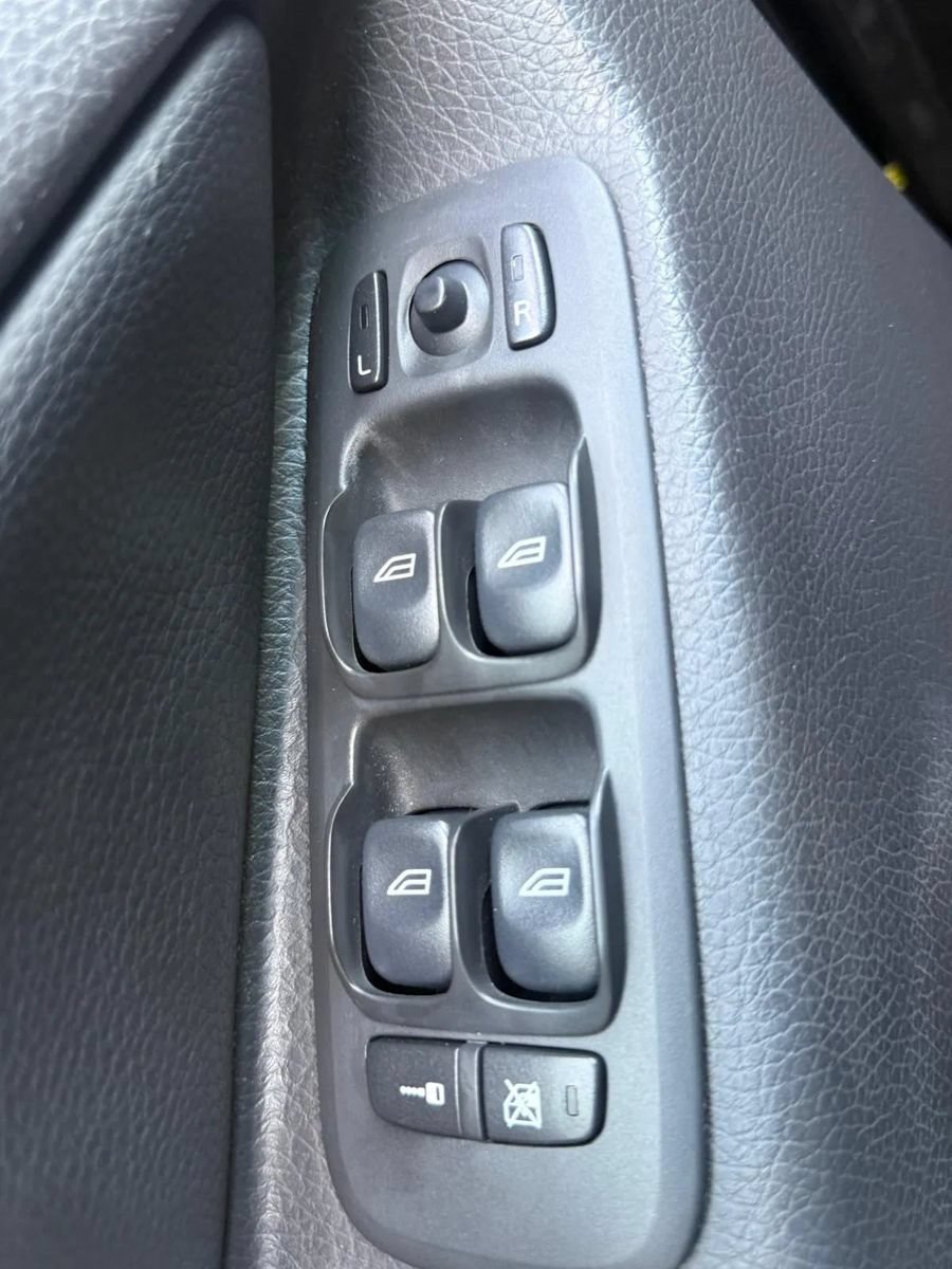 Used 2010 Volvo XC90 V8 AWD/4WD image 21