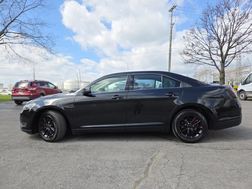 Used 2014 Ford Taurus SE FWD image 12