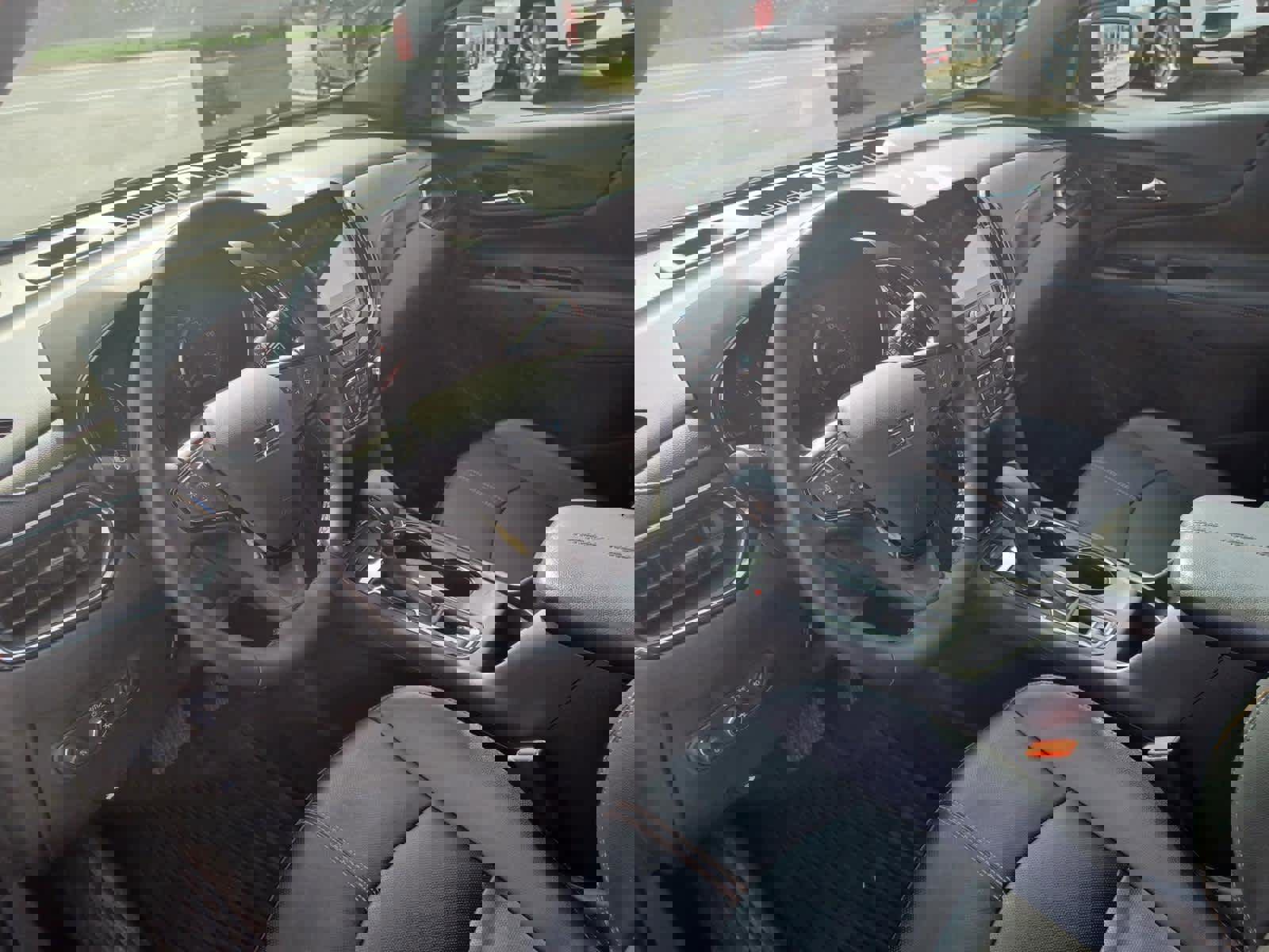 Used 2023 Chevrolet Equinox Premier image 8