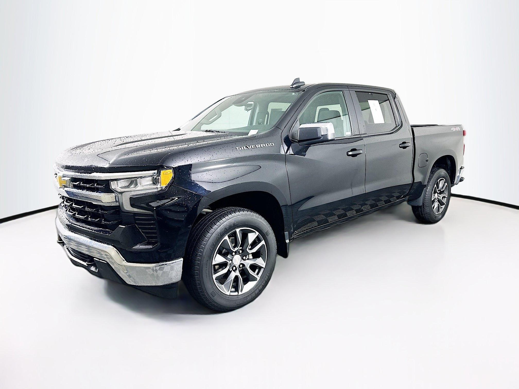 Used 2023 Chevrolet Silverado 1500 LT AWD/4WD image 3