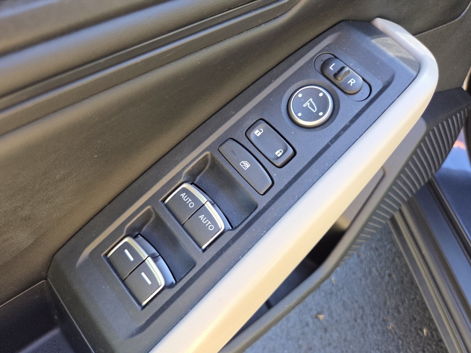 Certified 2023 Honda Accord EX image 29