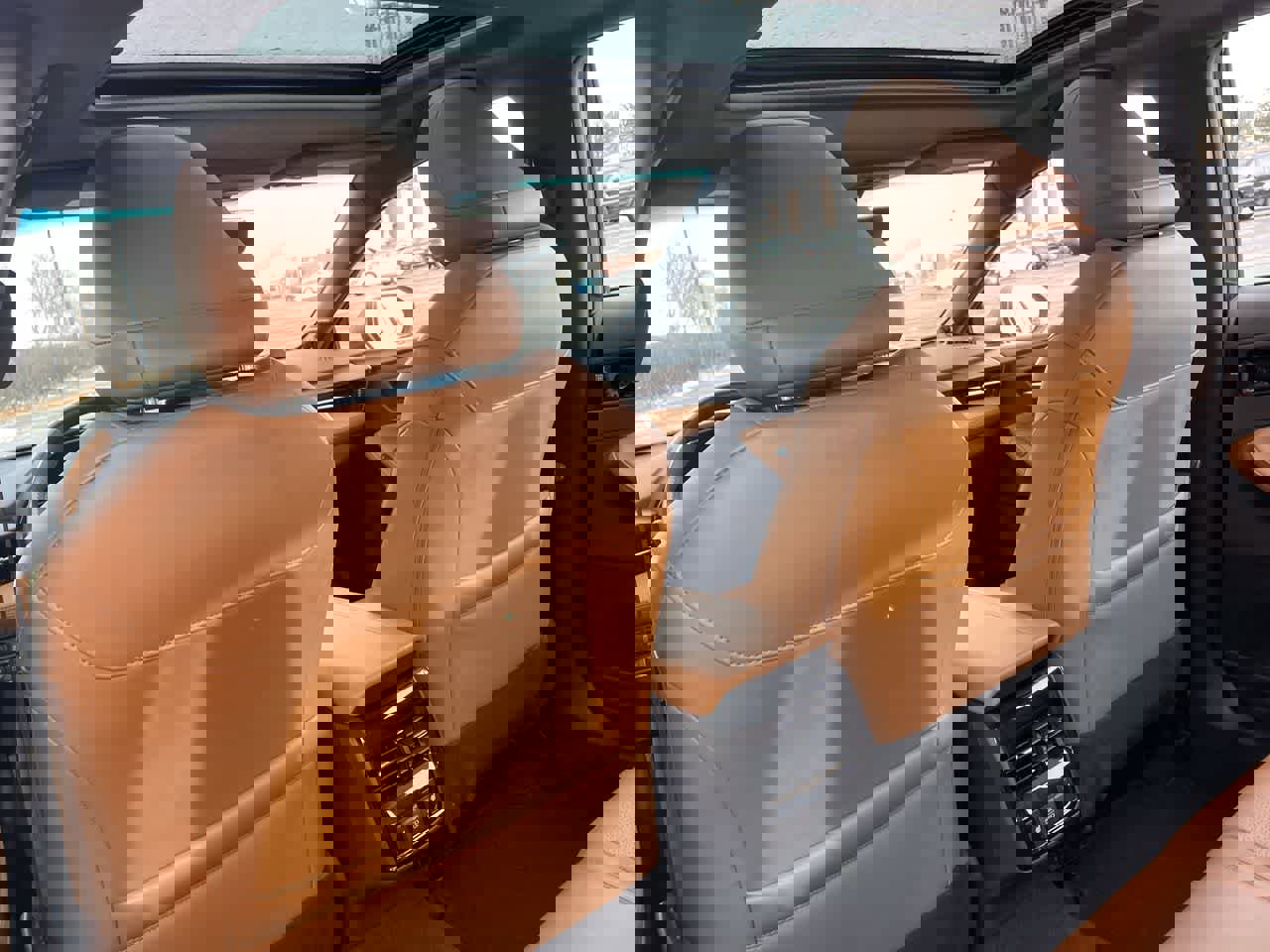 Used 2022 Toyota Avalon Limited w/ Advanced Safety Package image 19