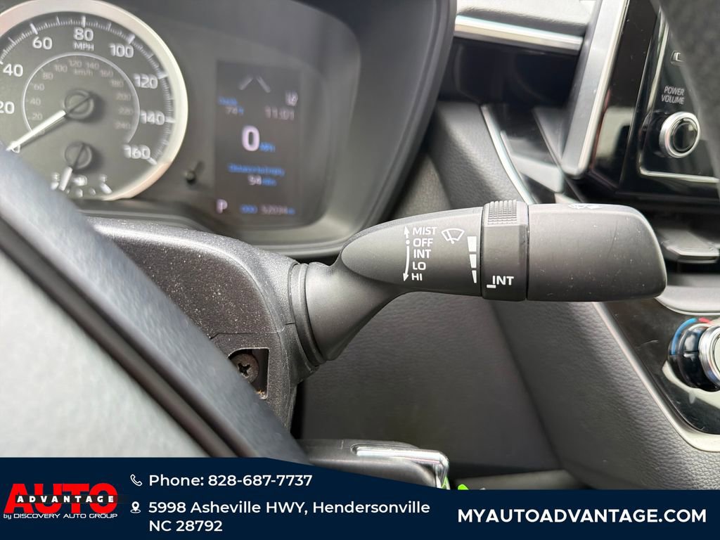 Used 2020 Toyota Corolla LE FWD image 23