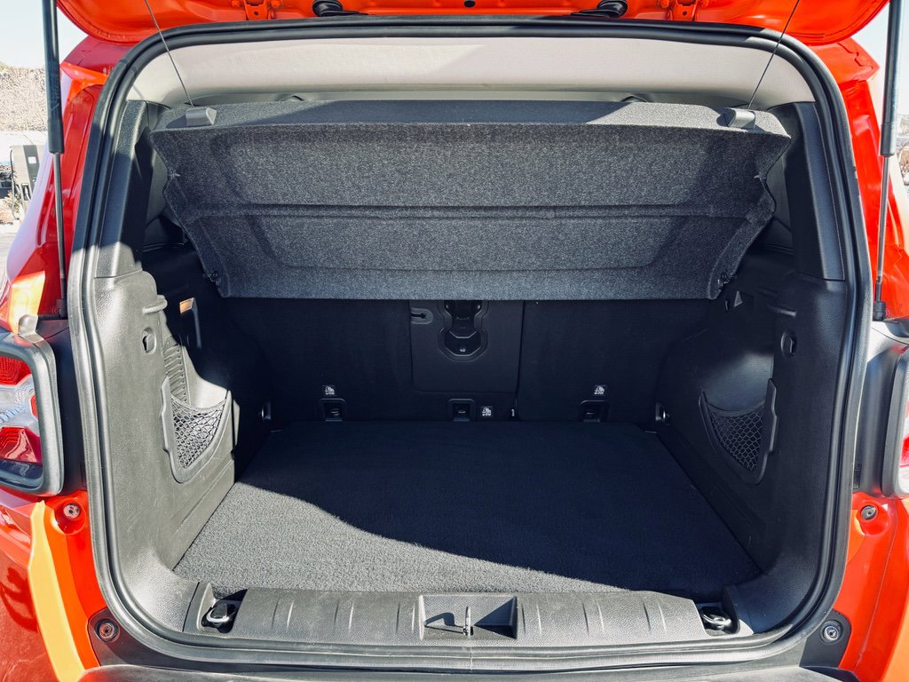 Used 2019 Jeep Renegade Trailhawk w/ UConnect 8.4 Nav Group image 10