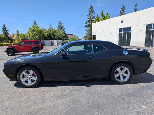 Used 2014 Dodge Challenger R/T RWD image 8