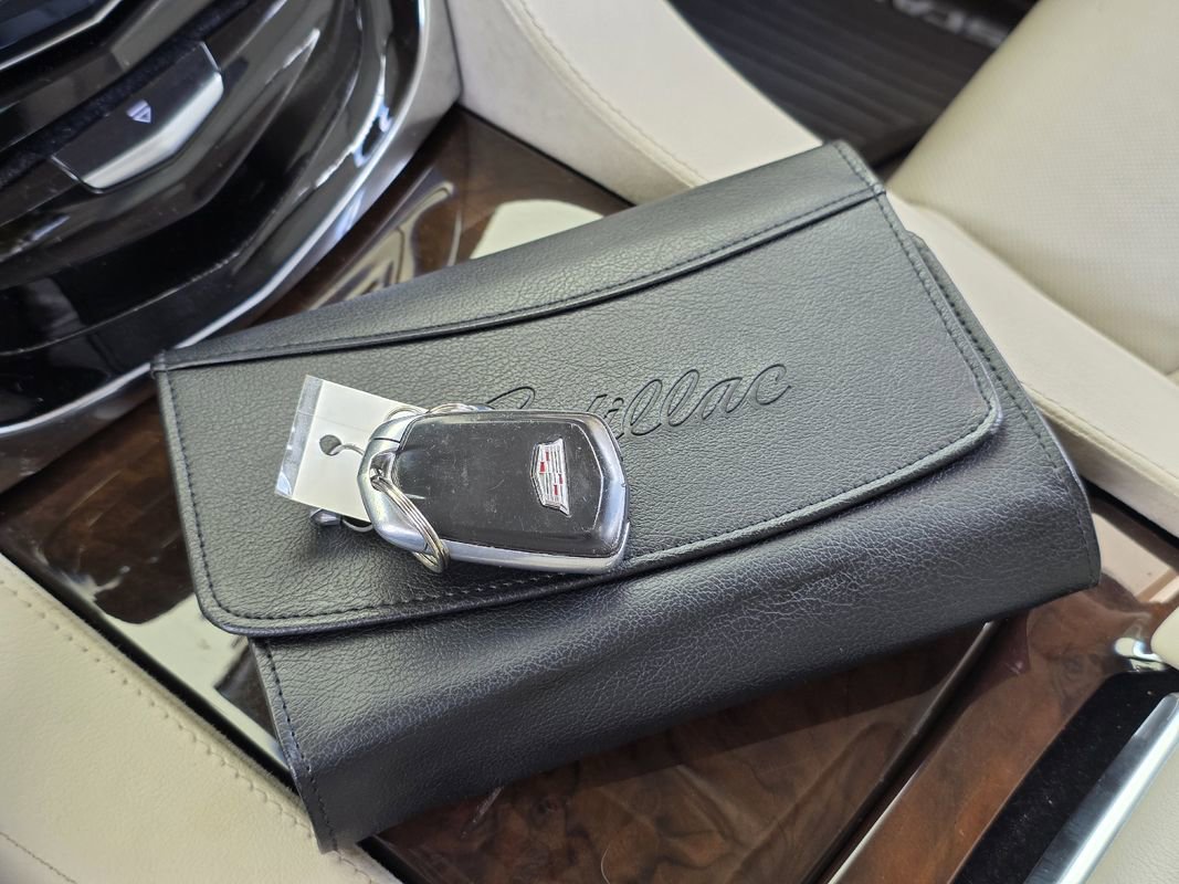 Used 2017 Cadillac Escalade ESV Luxury image 39